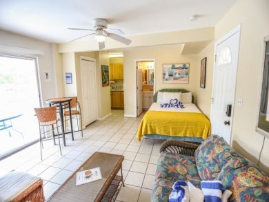 Fort Myers Vacation Compound Seven Bedroom  with Pool